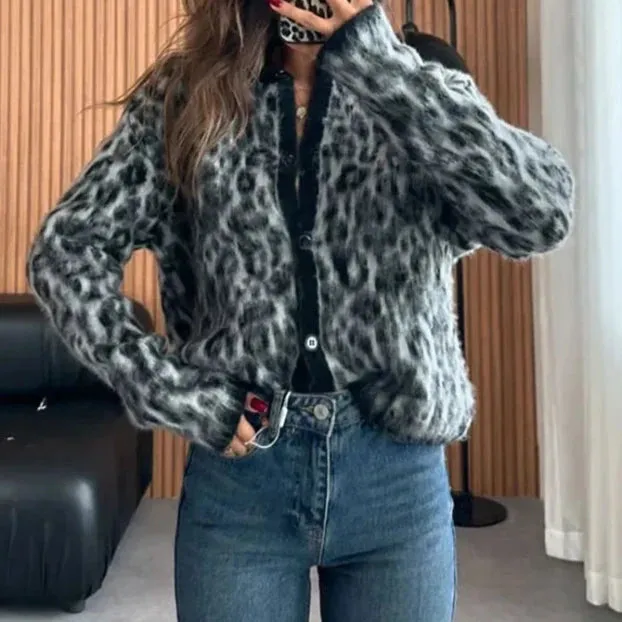 A&A Retro Leopard Knitted Cardigan