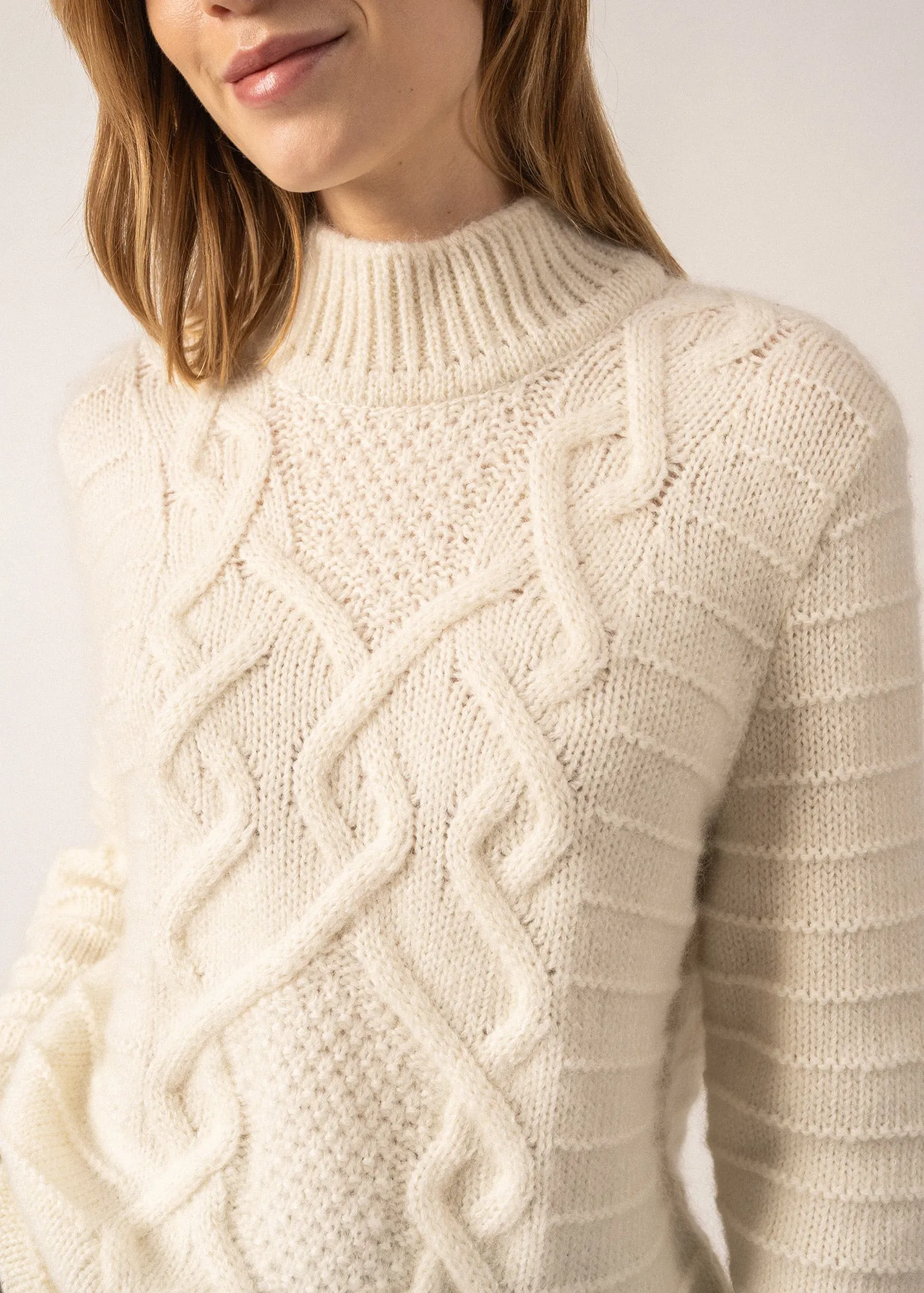 Alpes High-neck Jumper - in wool, with twisted details (BLANC D'HIVER)