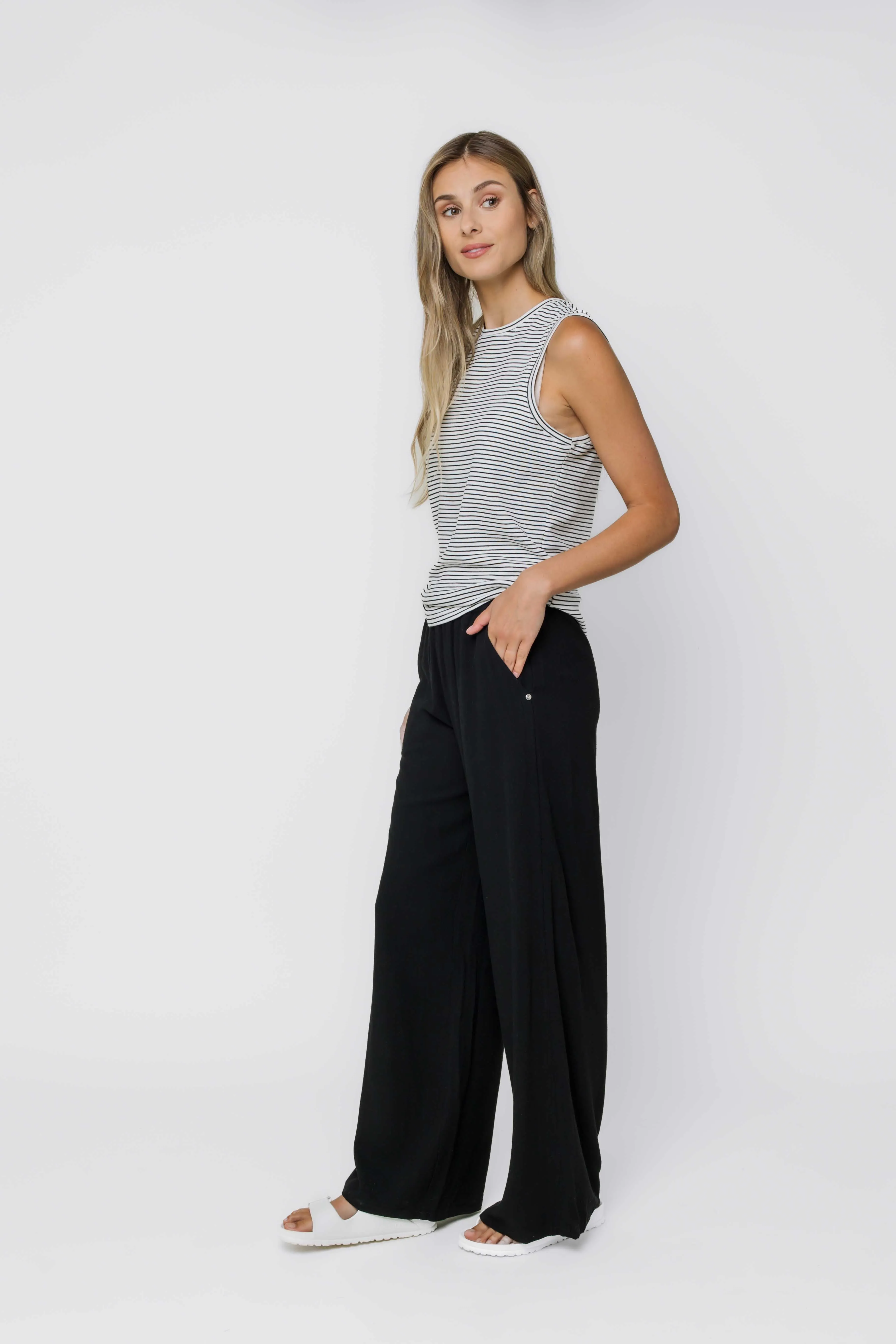 Elly-Wide Leg Pull On Pant