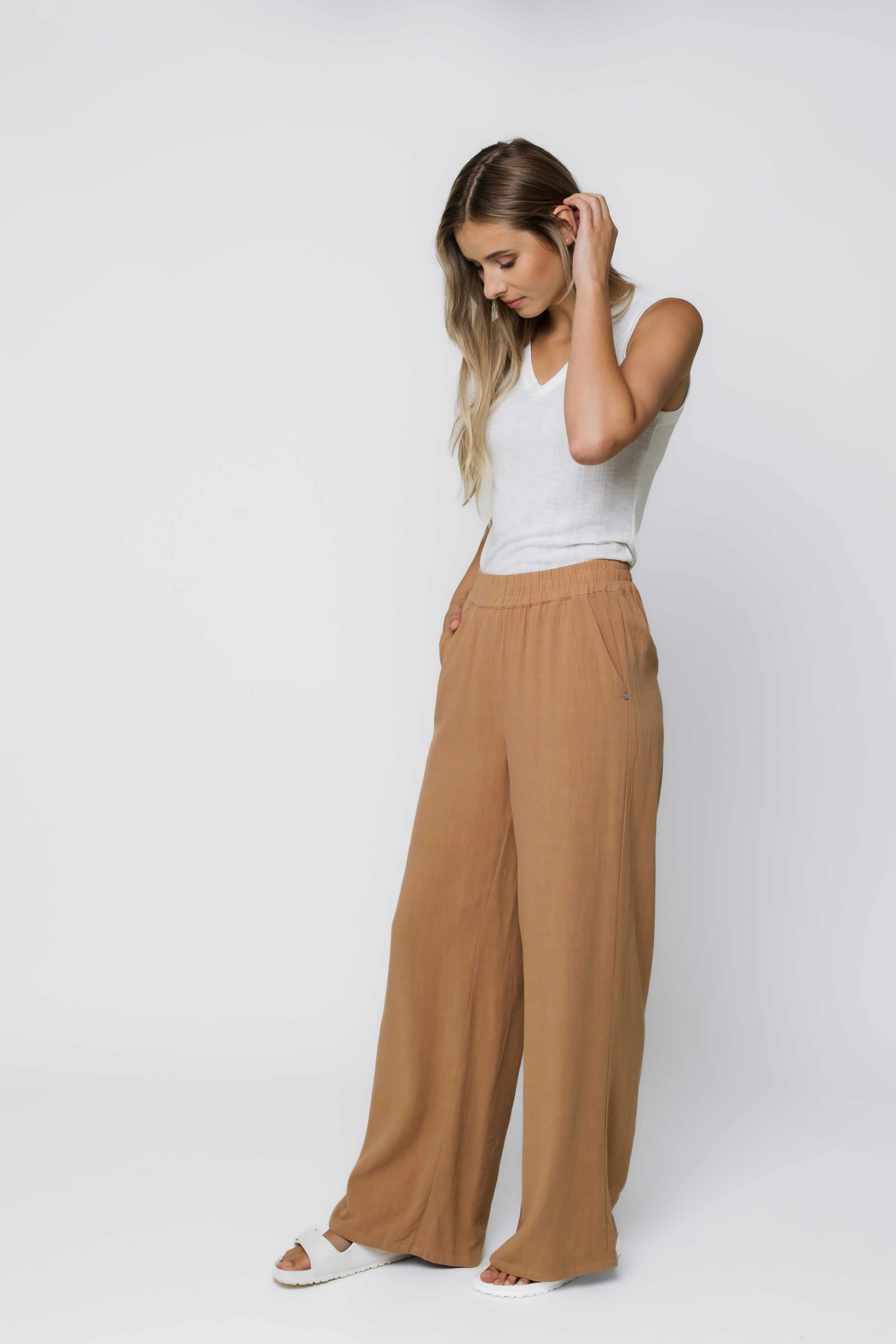 Elly-Wide Leg Pull On Pant