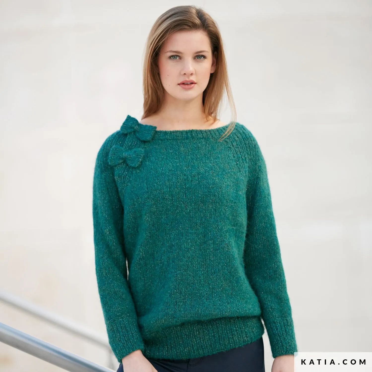 KNIT KIT Pullover mit Schleifen gestrickt aus weichem Alpaca Silver von Katia