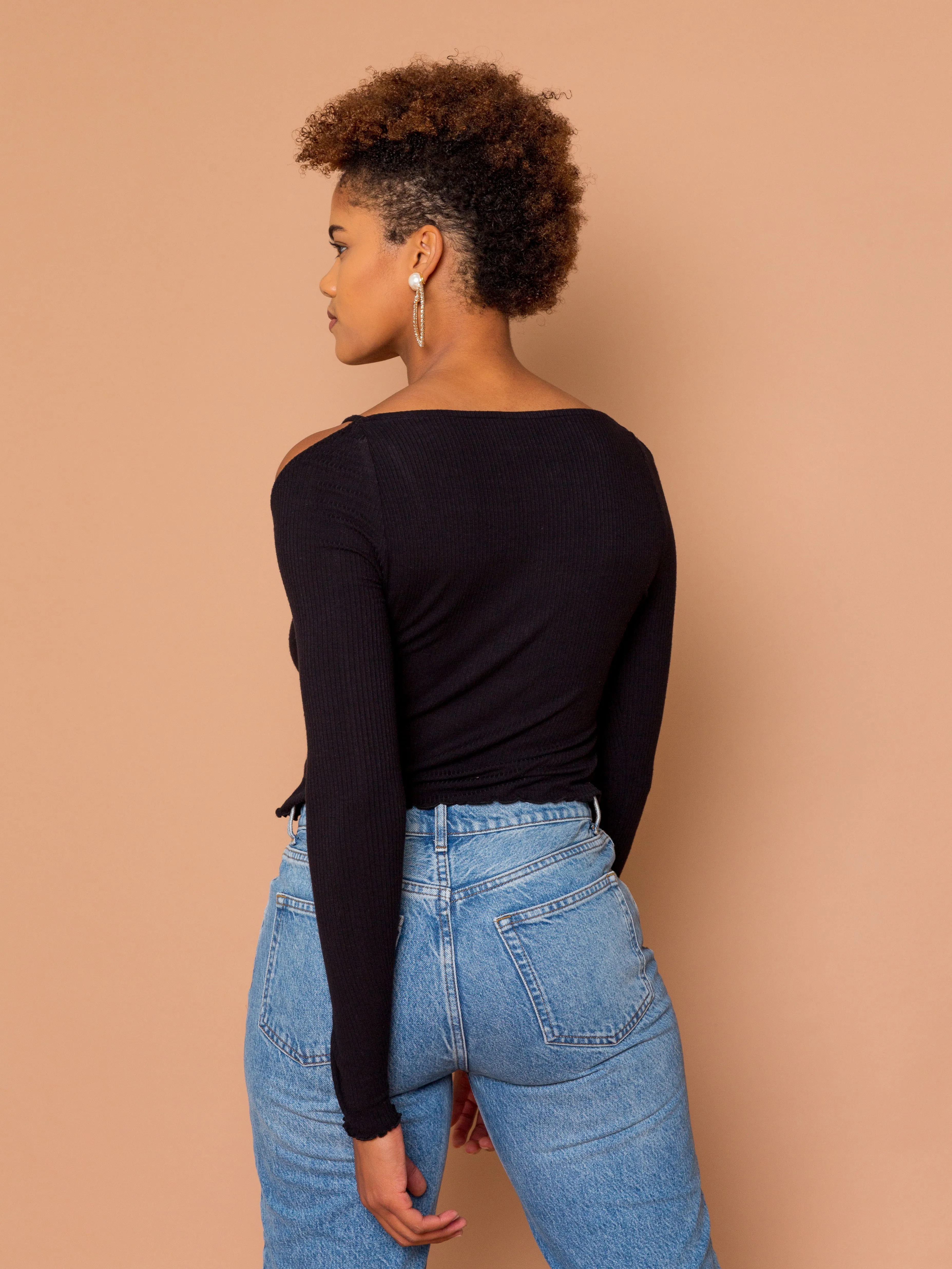 THE SHOULDER PEEK TOP - Black